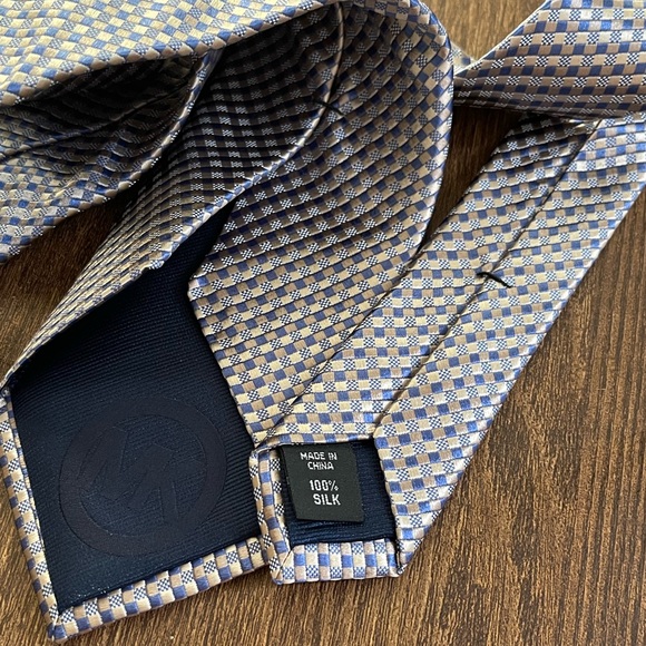 Michael Michael Kors Shiny Tie - Picture 3 of 4